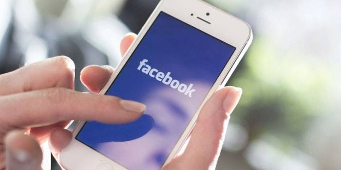 Stiahnite si videá z Facebooku do iPhone